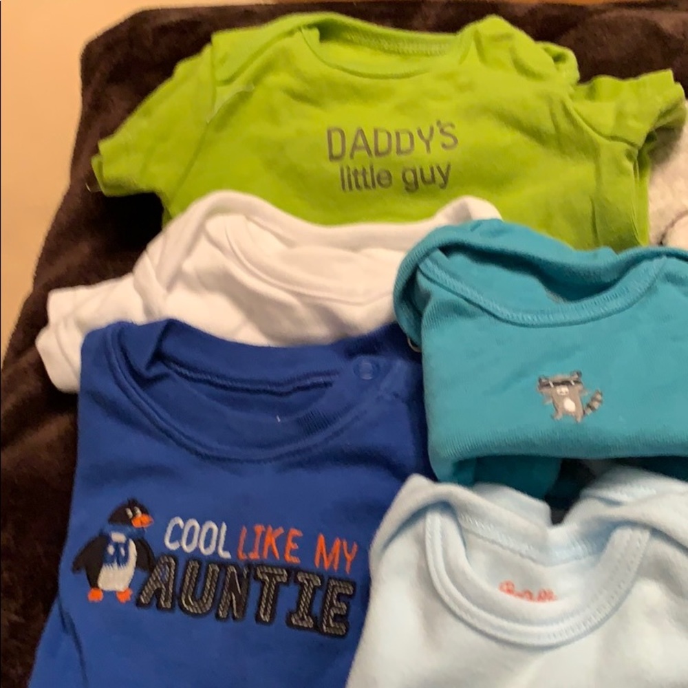 Shortsleeved onesies